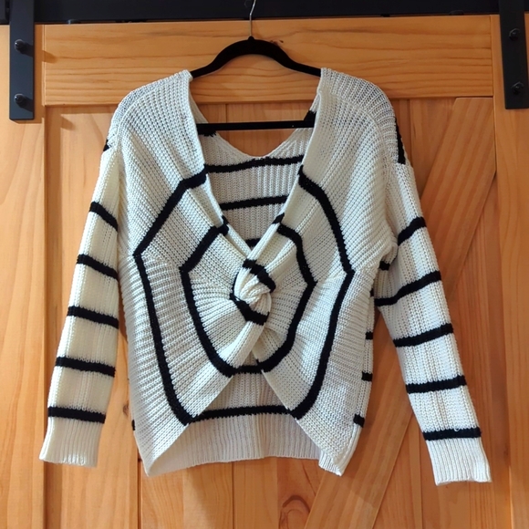 V neck Sweater - white with black stripes - Picture 1 of 7